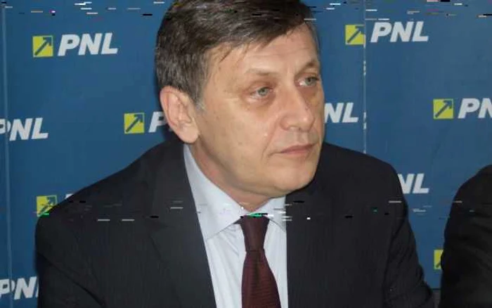 Crin Antonescu a venit la Alexandria pentru a participa la conferinţa teritorială a PNL Teleorman