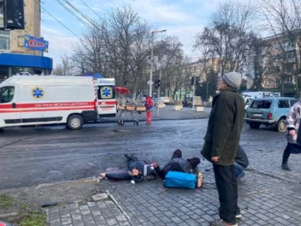Victime în Herson. Foto: Nexta TV via Twitter
