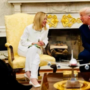 Donald Trump și Georgia Meloni în Biroul Oval Foto profimedia jpg