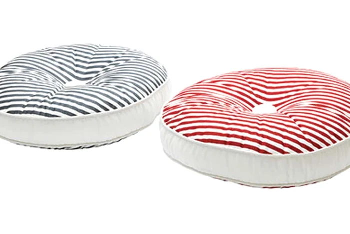 La Kika găsiţi covoare  din blană de taur  şi pleduri din blană  naturală de oaie (Foto: Kika)