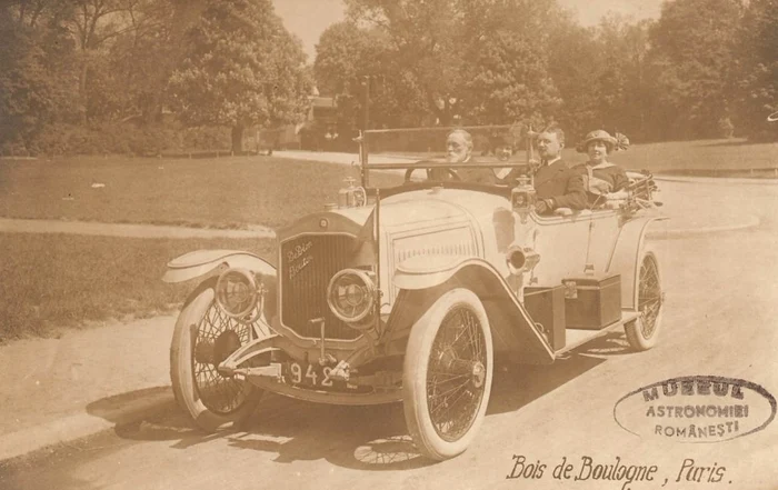 Amiralul Urseanu la volanul unui automobil. FOTO Biblioteca Observatorului Astronomic
