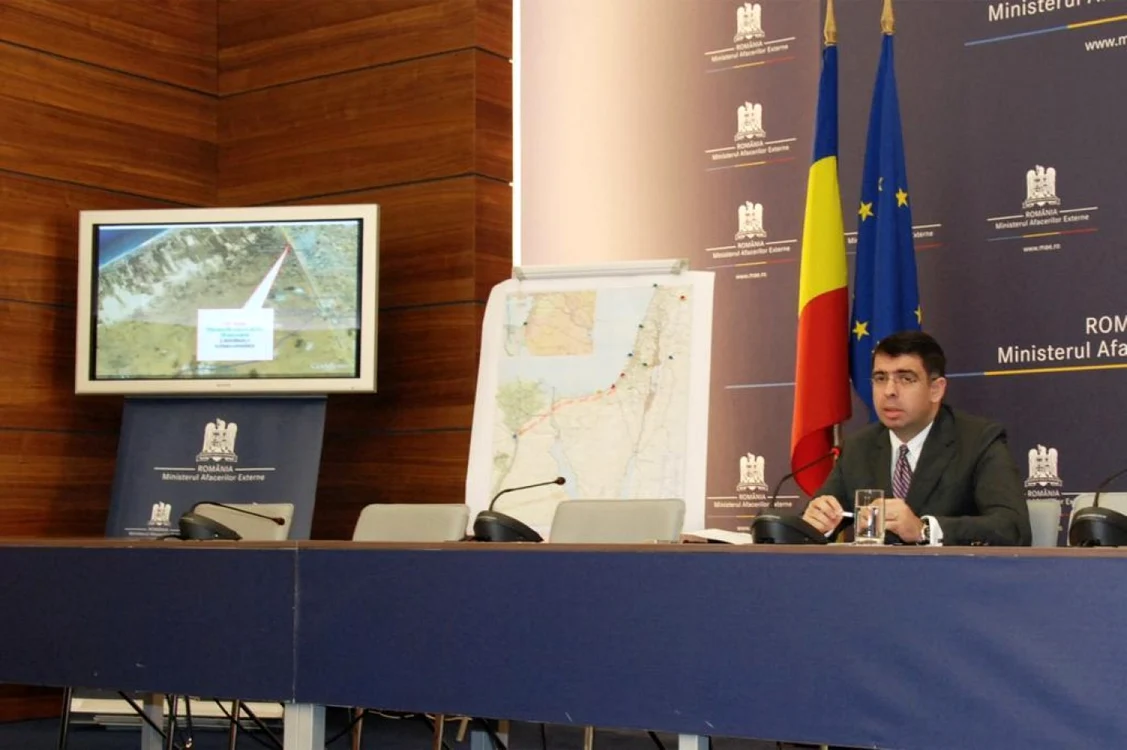 Robert Cazanciu în timpul derulării operaţiunii de salavare a românilor din Libia. FOTO Arhivă Robert Cazanciuc