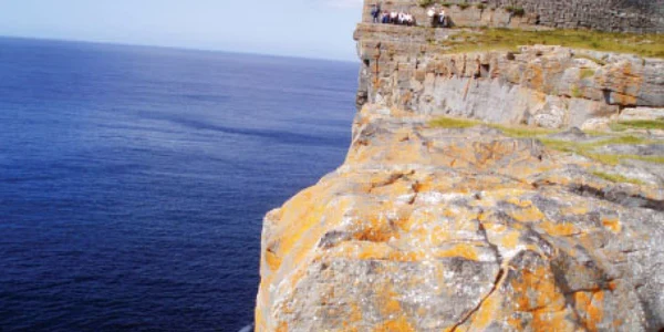 Vedere spre Oceanul Atlantic, dinspre Fortul Dun Aengus,  din Insulele Aran 