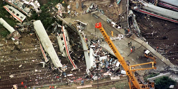 Accident tren Eschede Germania 6 iunie 1998 FOTO Profimedia