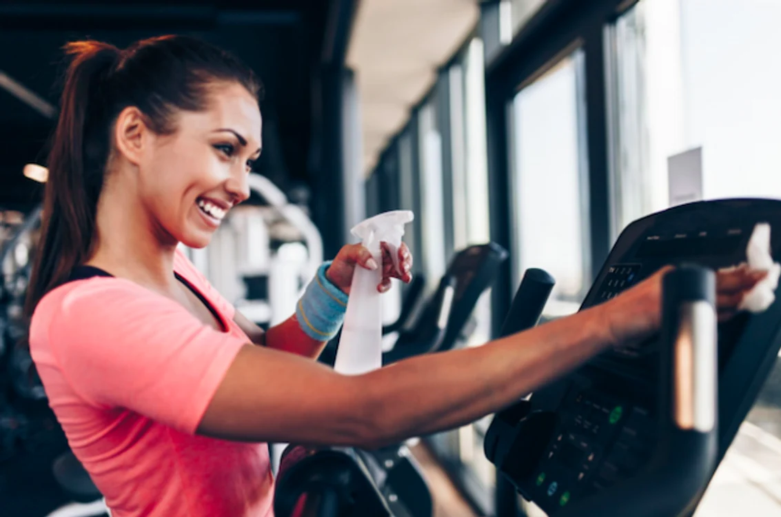 Normele sanitare au fost eficiente în sălile de fitness, unde aparatele sunt igienizate înainte şi după folosire