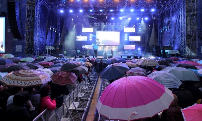 Bucureștenii nu s-au speriat de ploaie