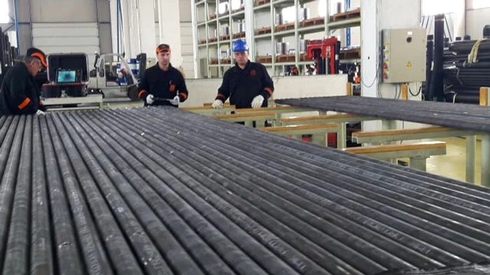 Producătorul de ţevi slătinean livrează astăzi 80% din producţie pentru export FOTO: Alina Mitran