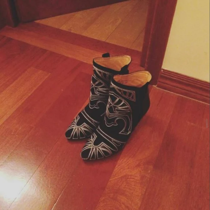 Natalia Mateuț a lăsat ușa întredeschisă ca să-l poată vedea pe moș când vine