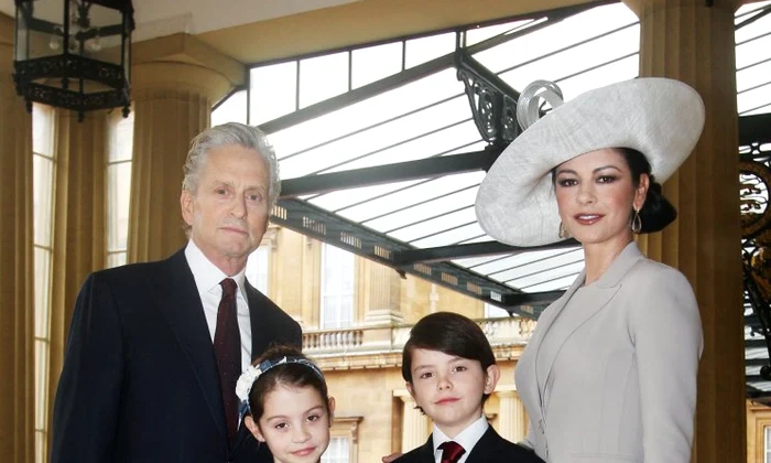 michael douglas cu catherine zeta si copiii 000 dv919902 jpeg