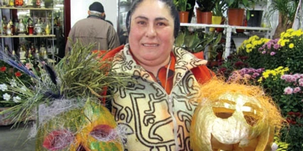 Constanţa Lică vinde bostanii ornamentali cu 35 de lei bucata, negociabil