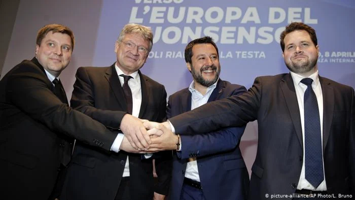 De la stânga la dreapta: Olli Kotro, Jörg Meuthen, Matteo Salvini şi Anders Vistisen