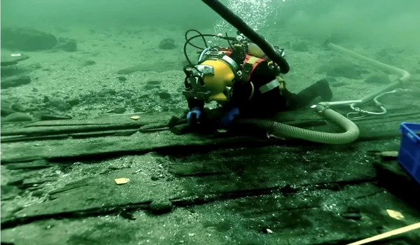 Cea mai mare navă medievală de transport marfă, descoperită de arheologi (© Viking Ship Museum)