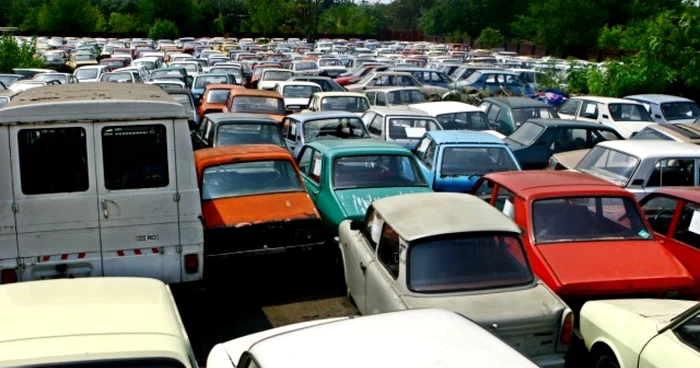 Maşinile vechi au umplut pieţele auto din Republica Moldova