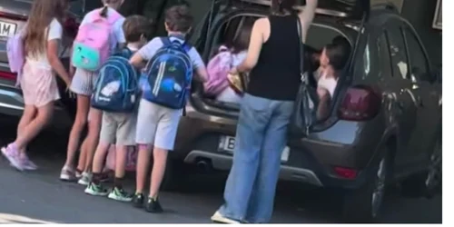 copii inghesuiti in masina FOTO jpg