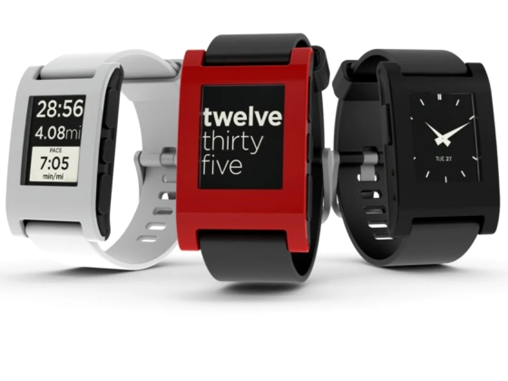 Pebble Smartwatch costă 150 de dolari şi a fost vândut către 85.000 de persoane