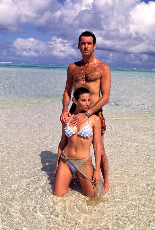 Pierce Brosnan și Keely în tinerețe