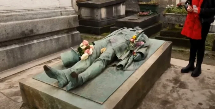 Mormântul jurnalistului Victor Noir și legenda fertilității / foto: captură video
