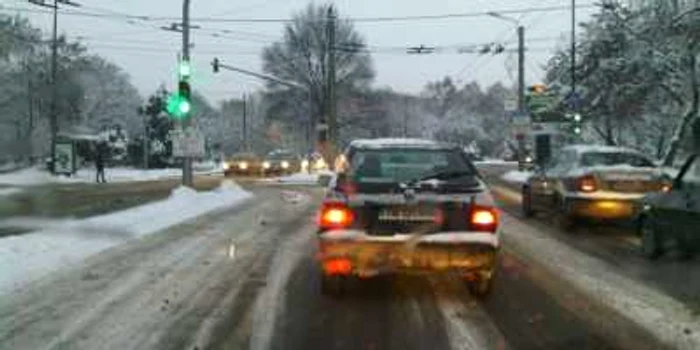 Şoferii sunt îndemnaţi să conducă prudent. FOTO: Ştefan Both