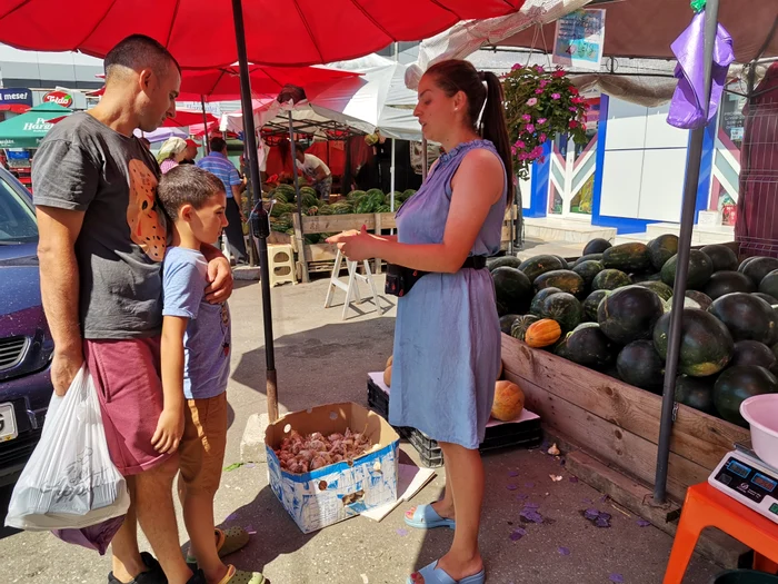 Producătorii țin la preț și spun că au profit dacă vând singuri FOTO: A.M.