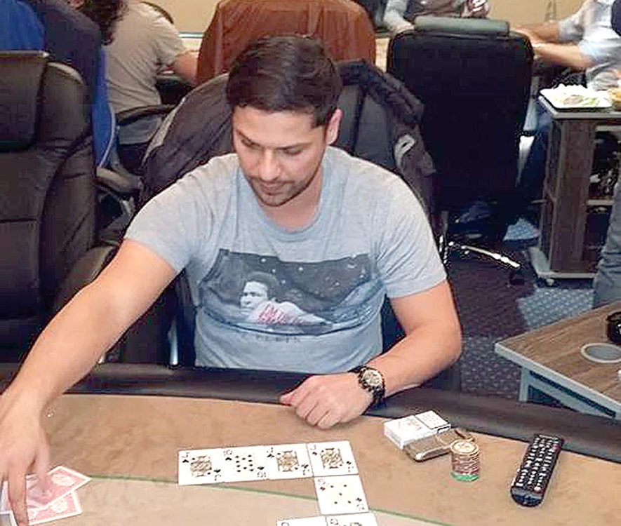 Click! a dezvăluit că în data de 23 martie Viziru a participat la un turneu de poker