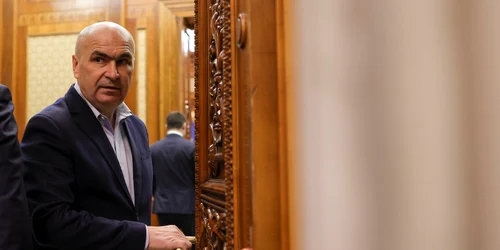 Reprezentanți ai PSD, PNL, USR, UDMR și ai minorităților naționale fac declarații de presă la finalul unei ședințe la Palatul Parlamentului, în București. FOTO Inquam Photos / Octav Ganea