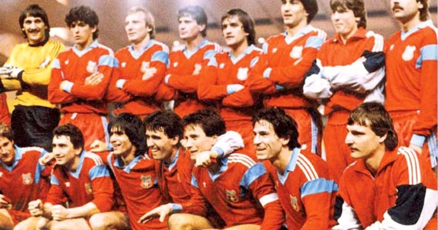Echipa din 1987 care a câştigat Supercupa  Europei la Monte Carlo  