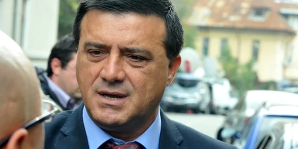 Lui Niculae Bădălău i s au furat bunuri din casă în valoare de 80 000 de euro jpeg