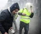 Lupte de stradă între vestele galbene şi poliţişti la Paris Franta FOTO AFP