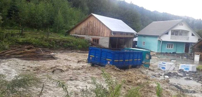 17 gospodării din Măgura Ilvei au fost inundate FOTO: Facebook