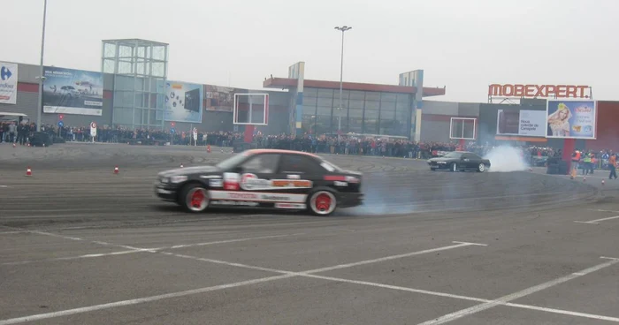 Şoferii au făcut drifturi la Iaşi