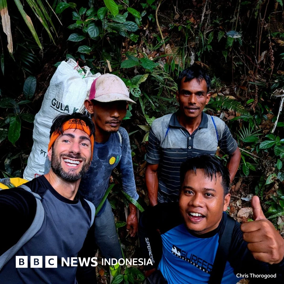 Momentul în care un cercetător izbucnește în lacrimi după ce a găsit o floare pe care o caută de 13 ani: „Sunt cel mai norocos om în viață”