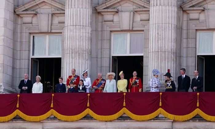 Ducii de Gloucester,Printul George,Printul William,Printul Louis,Printesa Kate,Printesa Charlotte,Regele Charles, Regina Camilla,Ducesa Sophie si Lady Louise Windsor,Printesa Anne,Sir Timothy,Ducele de Kent   profimedia 0881840344 jpg