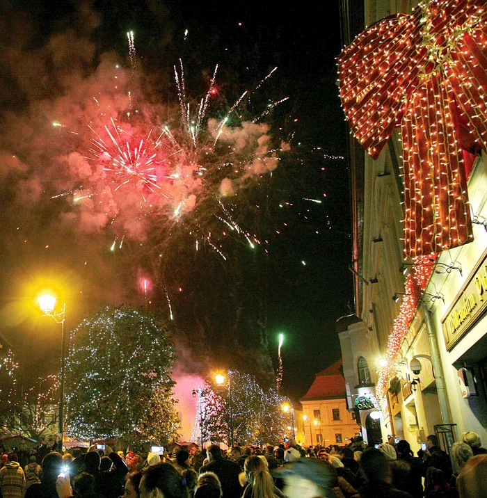  Baia Mare. Luminiţele au fost aprinse la 1 Decembrie, de Ziua Naţională