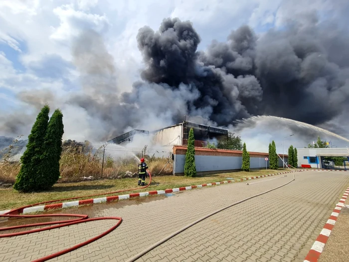 incendiu depozit alba iulia