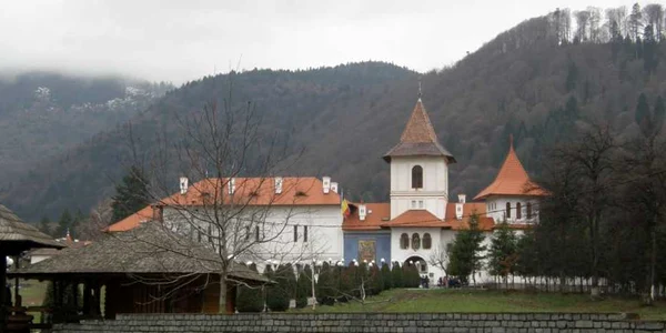 Manastirea de la Sâmbăta