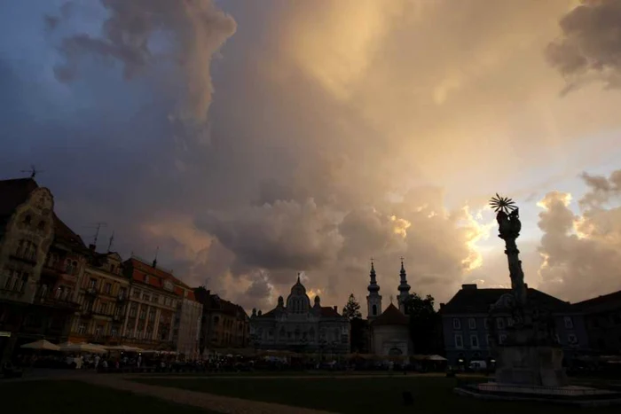 Monumentul Ciumei din Piaţa Unirii