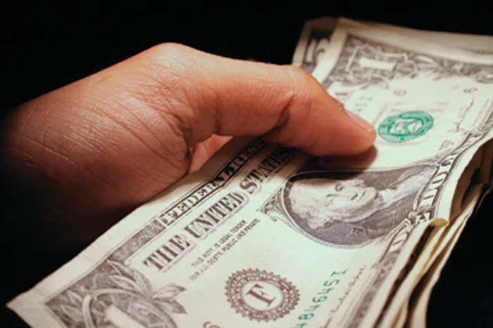 Reşiţa: REGIUNEA PE SCURT / Amenzi la casele de schimb valutar