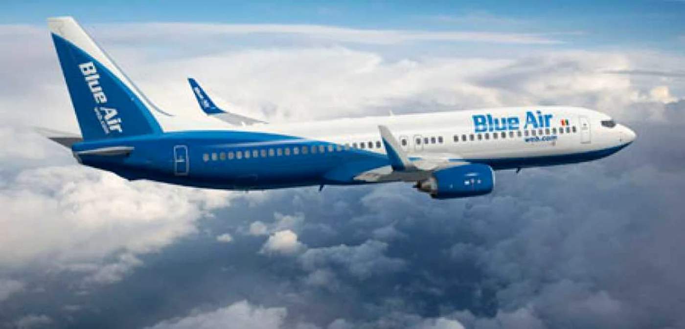 Avion Blue Air 
