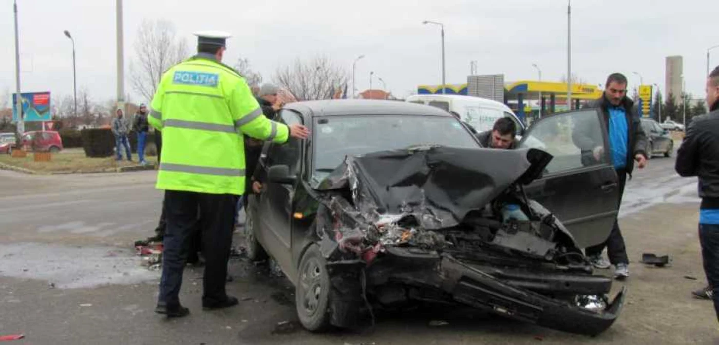 Trei persoane au murit într-un accident petrecut din cauza vitezei   FOTO Adevărul