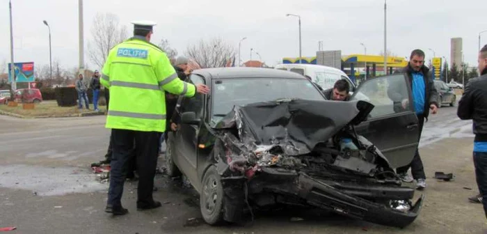 Trei persoane au murit într-un accident petrecut din cauza vitezei   FOTO Adevărul