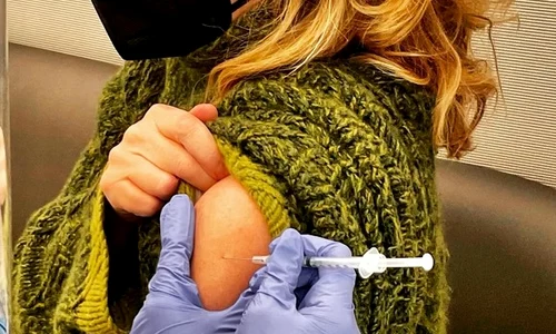 kim catrall vaccin covid 19 jpeg