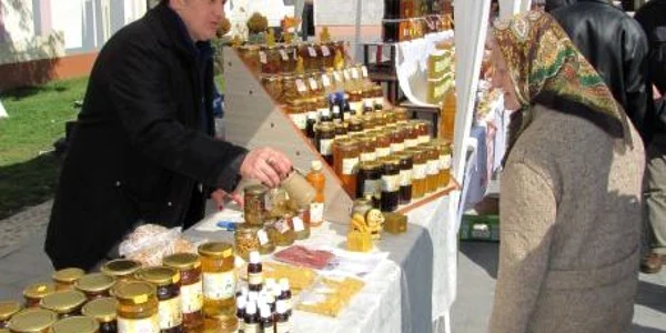 Vizitatorii vor putea cumpăra diferite produse pe bază de miere
