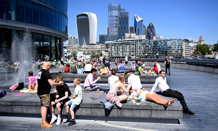 Britanicii se relaxează la Londra 1 iunie 2021 FOTO EPA-EFE