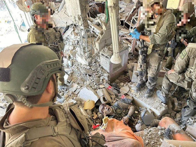 Noi detalii despre eliminarea liderului Hamas. Yahya Sinwar a fost împușcat în cap de un lunetist. Ce obiecte au găsit lângă el
