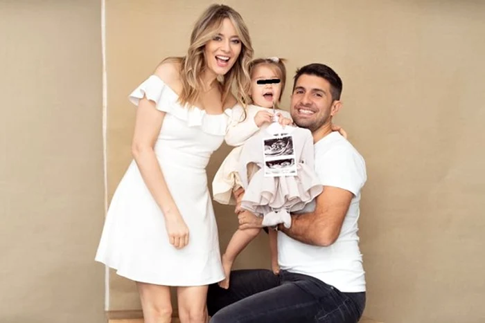 
    Laura Cosoi va deveni mamă pentru a doua oară în luna augustFoto Arhivă personală   