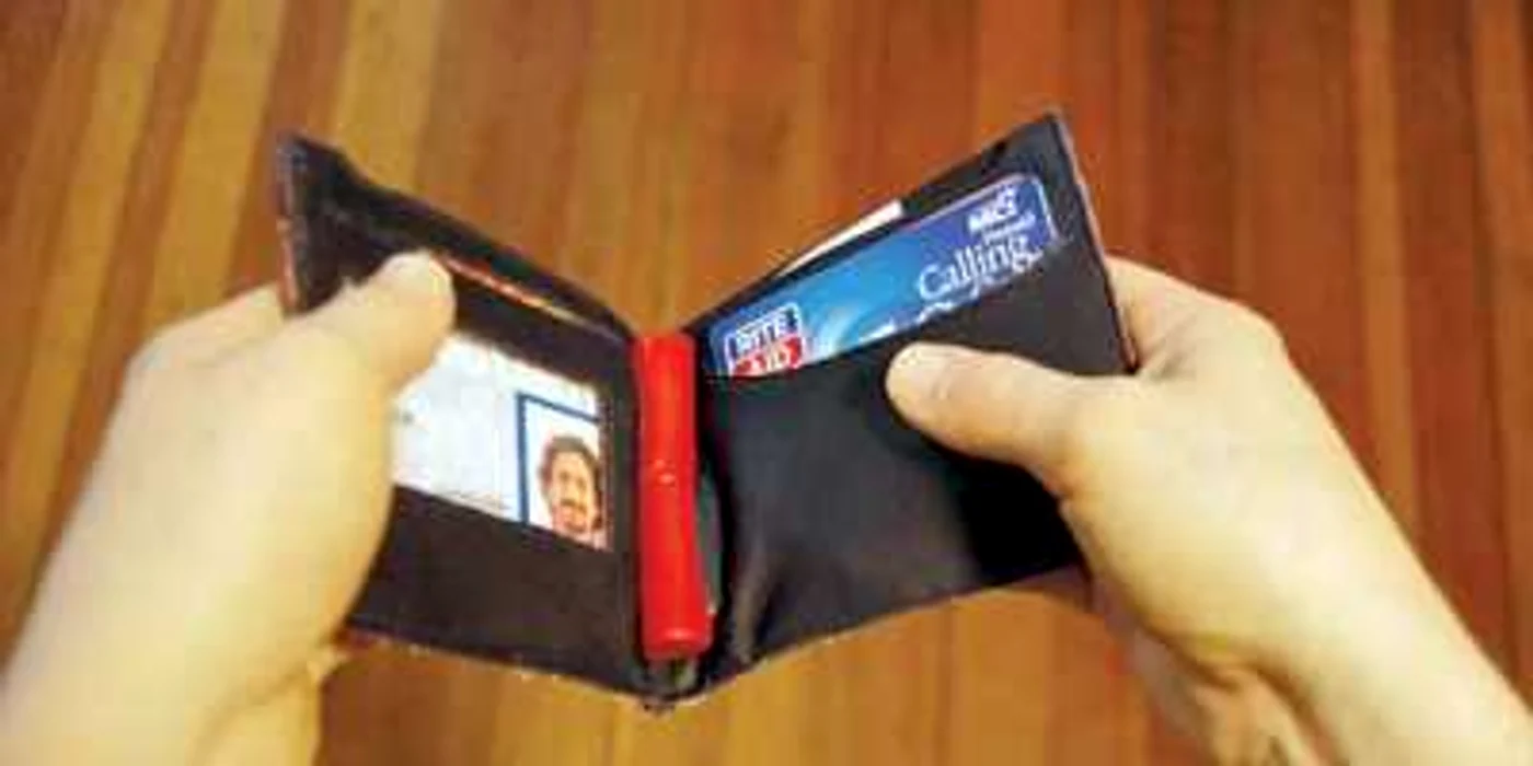 Denumite „Portofelele proverbiale", în momentul când banca procesează o tranzacţie, prototipurile vibrează