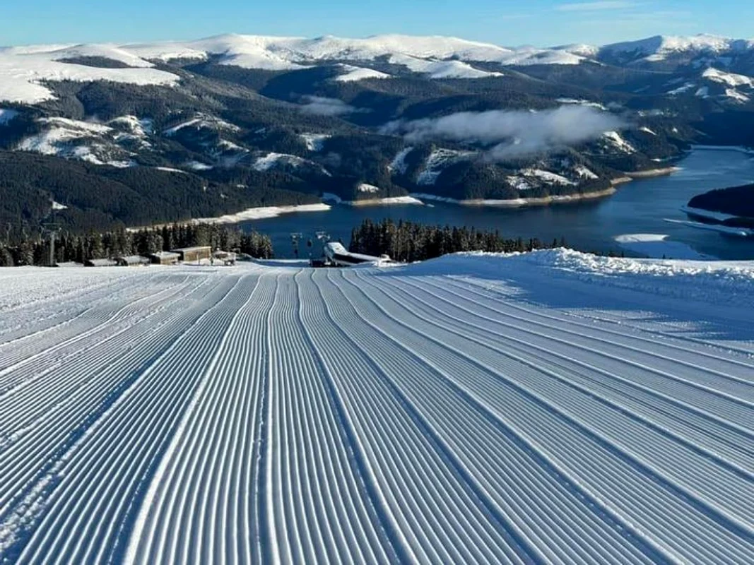 Transalpina - domeniul schiabil de lângă Lacul Vidra - Vâlcea Foto Domeniul schiabil Transalpina - Voineasa