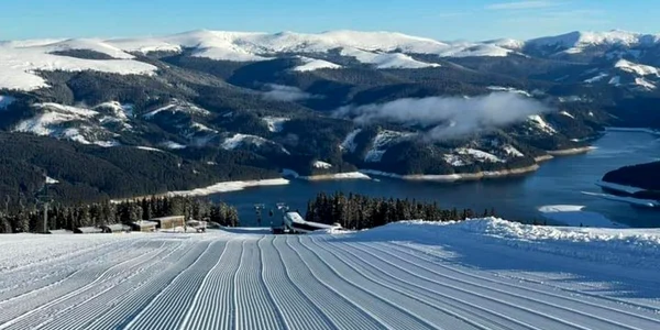 Transalpina - domeniul schiabil de lângă Lacul Vidra - Vâlcea Foto Domeniul schiabil Transalpina - Voineasa