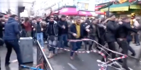 Lupte protestatari polițiști Franța Captură Twitter png
