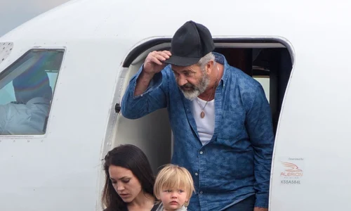 *EXCLUSIVE* Mel Gibson and family touch down in Atlanta jpeg